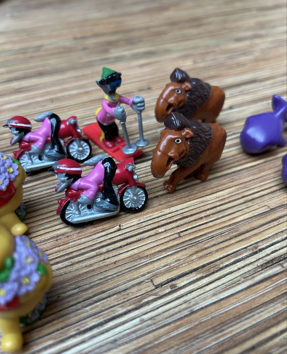 Стари играчки от kinder яйца и други