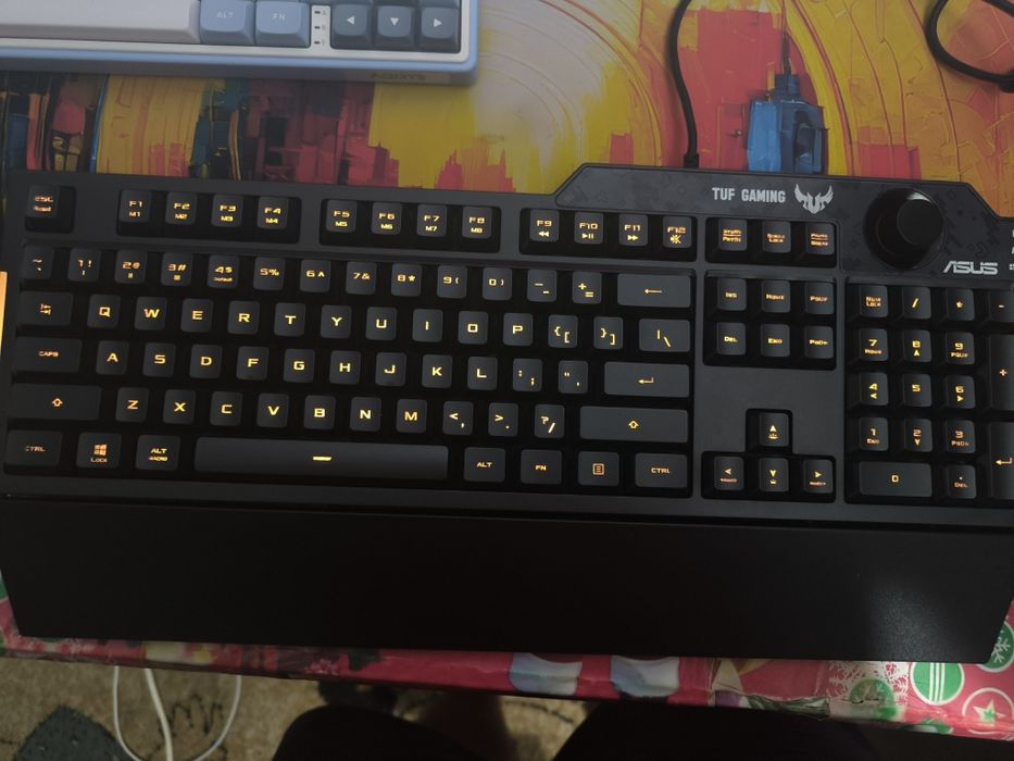 Vând tastatura TUF GAMING K1 ideala pentru gaming .