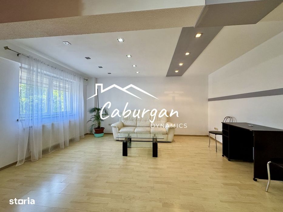 Apartament cu 3 camere, 80mp utili + balcoane, etaj 1/4, Centru