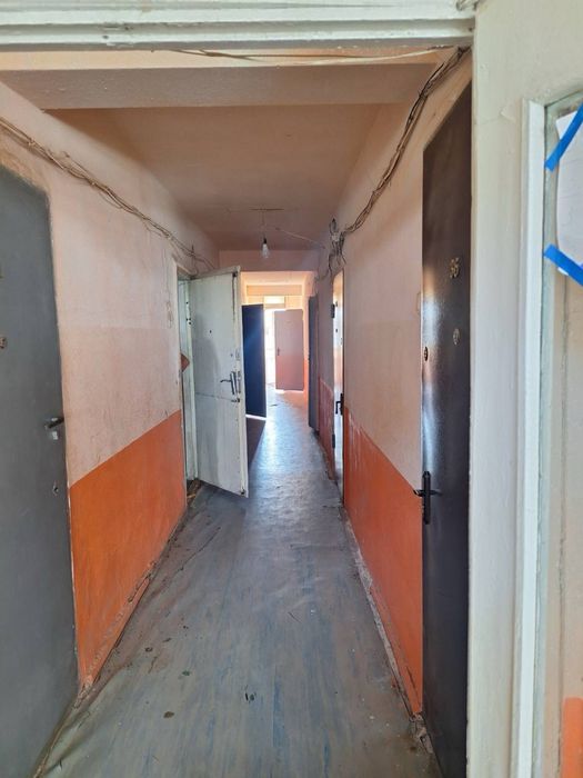 Kvartira sotiladi Sergeli Qoyliq massiv 6 galereyka dom 2/7/9