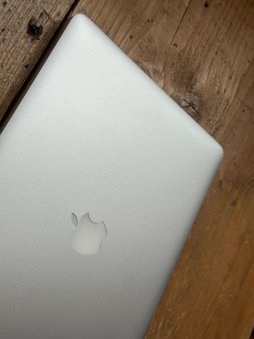 MacBook Pro Retina 15” Mid 2015 256 GB SSD