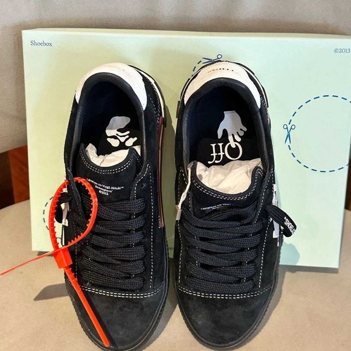 Vand OFF-WHITE black and white model de vara misto - toate marimile disponibile