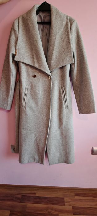 Елегантно дамско палто
