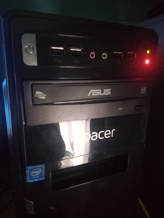 Spacer calculatoare nou Asus