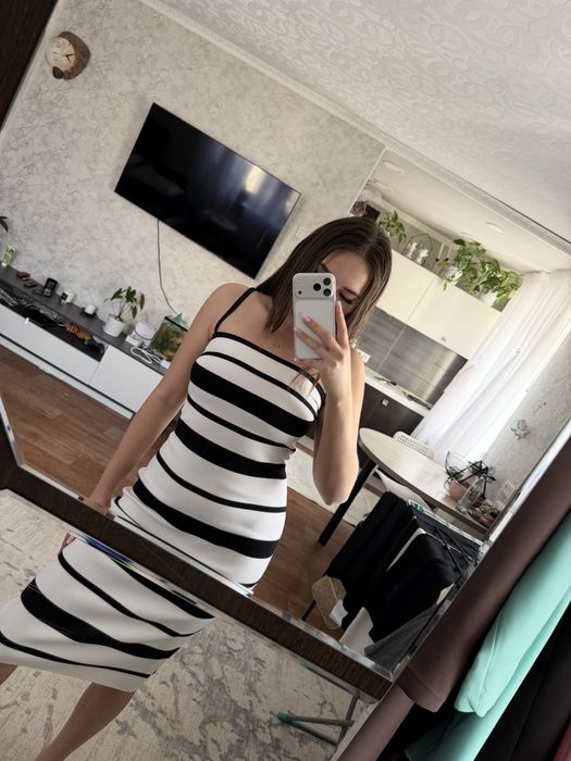 Продам платья love republic