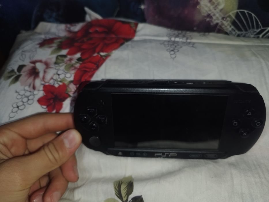 Продам PSP street 1001