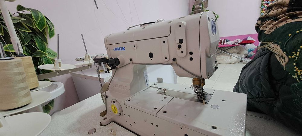 Jack raspashivalka tikuv mashinasi sotiladi