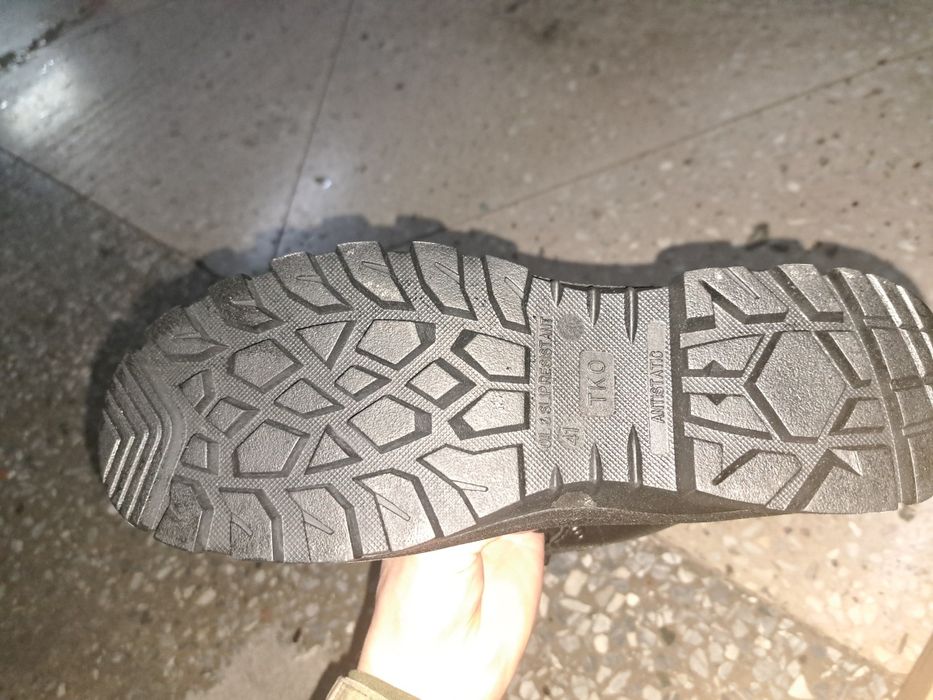 Продам зимние берцы