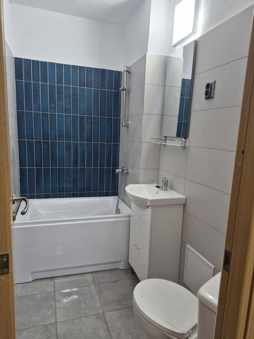 Închiriez apartament