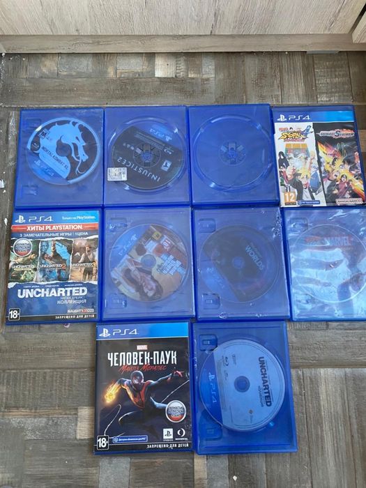 PS4 в хорошем состоянии