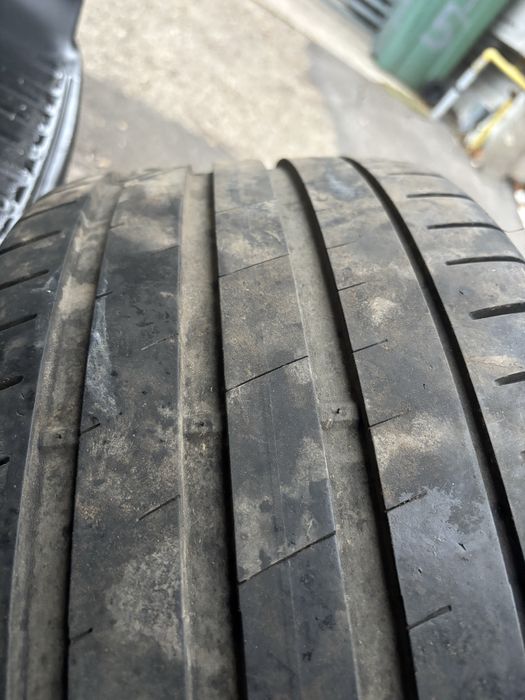 Anvelope vara 255 35 R19