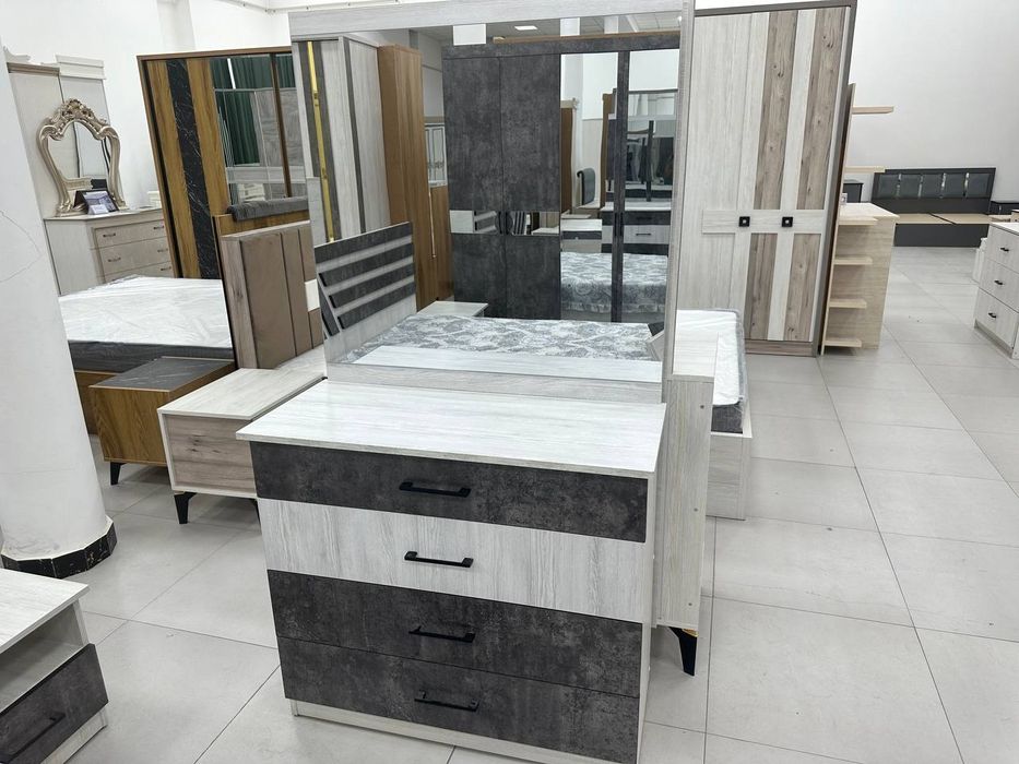 Talabaning veb-kamera oldida ozini eshak bilan sikishi videosi