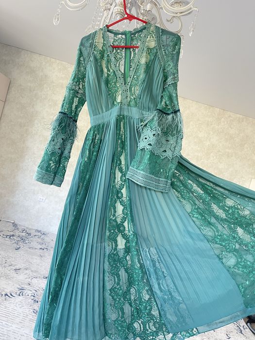 Продам свадебное платье и вечерние