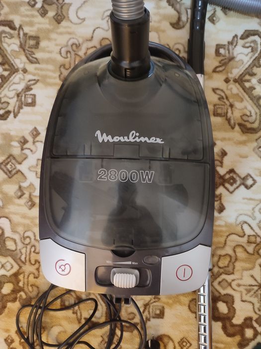 Продаётся пылесос Moulinex.