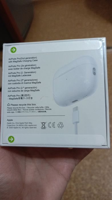 Продам Apple AirPods Pro 2 (2nd generation) с кейсом Wireless MagSafe,