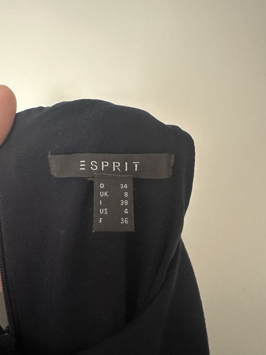 Елегангна рокля на Esprit