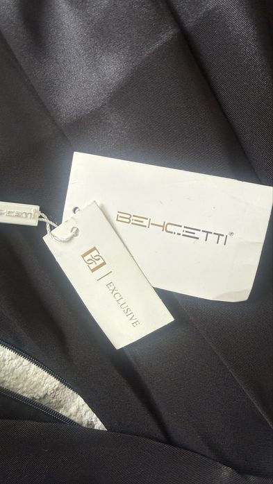 Каждая по 5000тг