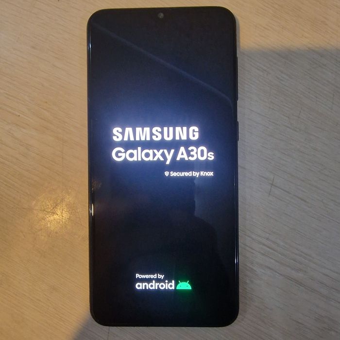 Продам Samsung galaxy A30s.