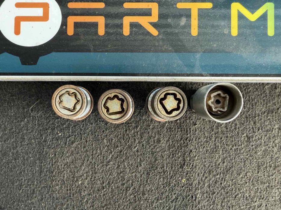 Секрет и секретни болтове за Toyota и Lexsus