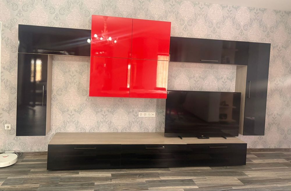 De vânzare mobilă living + set masă cu scaune !