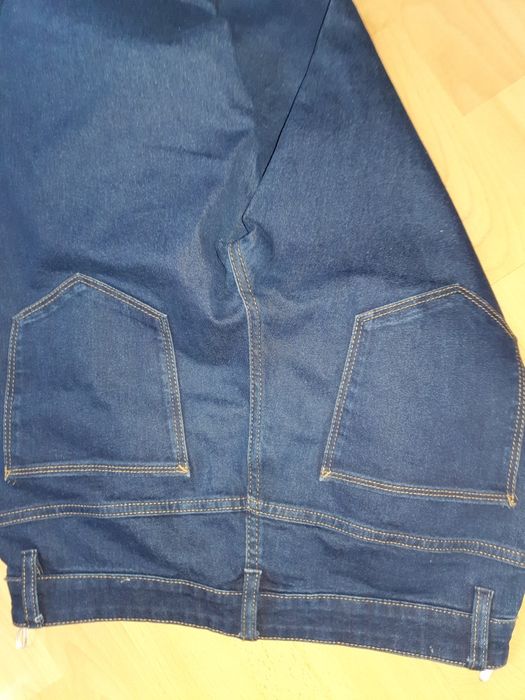 Pantaloni blug mar 170 14 ani noi fără eticheta
