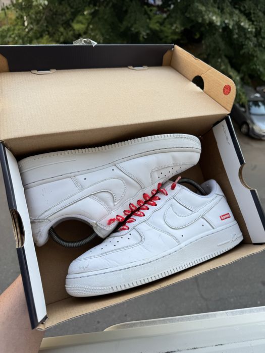 Nike Air Force 1 Low Supreme White