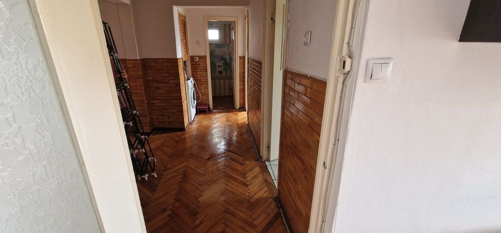 Închiriez apartament