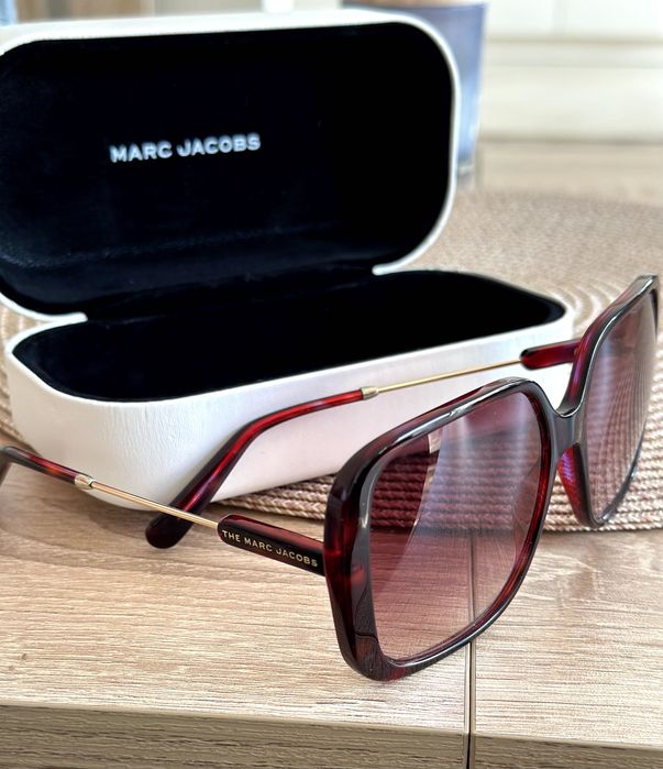Дамски слънчеви очила Marc Jacobs в червено