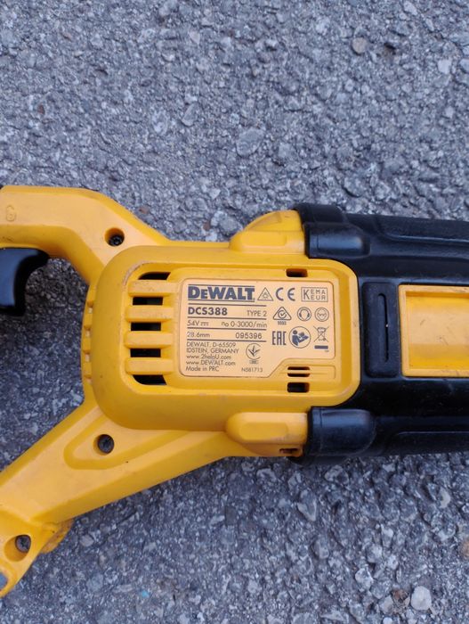 Саблен трион DeWalt 54v