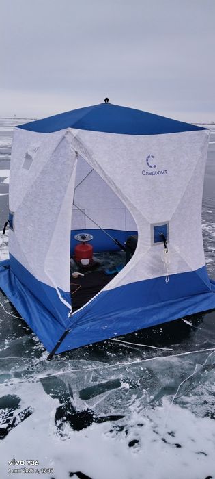 Палатки зимние две штуки