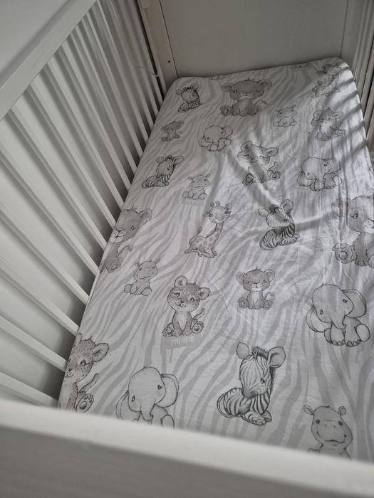 Vând pătuț din lemn bebe 120×60cm+saltea cocos, folosit foarte puțin