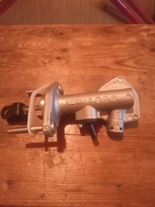 Главный цилиндр сцепления