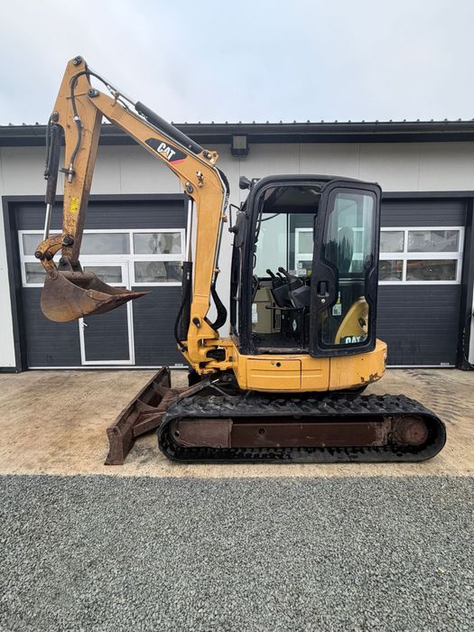 Miniescavator cat caterpilar 5 tone