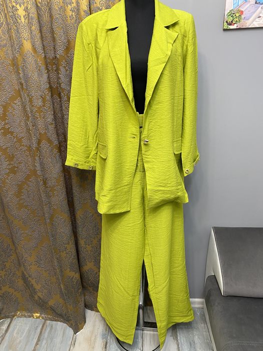 Комплект сако и панталон