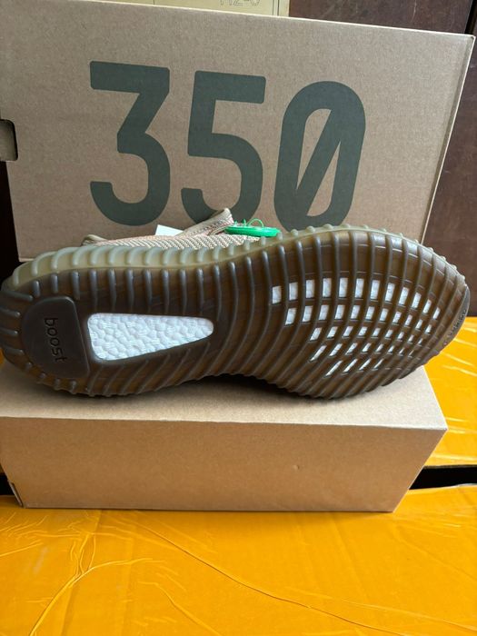 Adidas yeezy boost 350 v2.,
