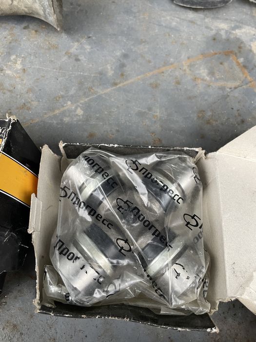 Крестовина карданного вала новый