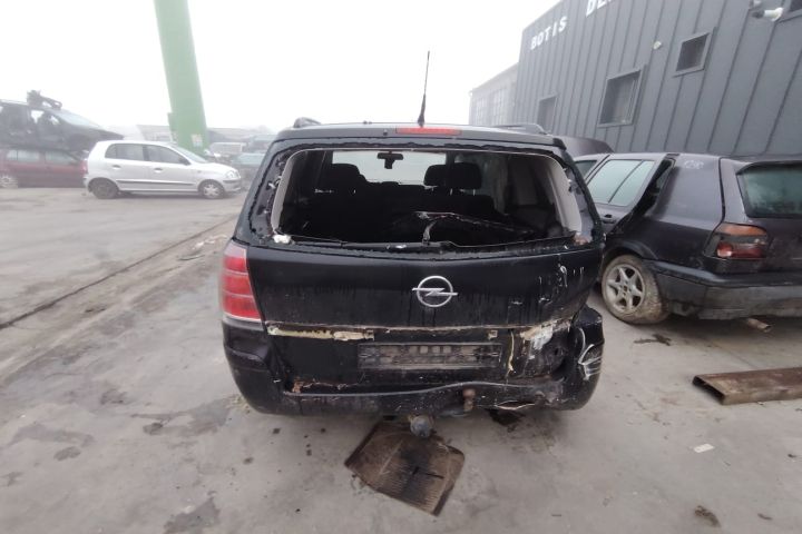 Intercooler Opel Zafira 2007 1.9 CDTI MT (150 hp)