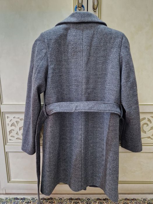 Срочно продается пальто новое