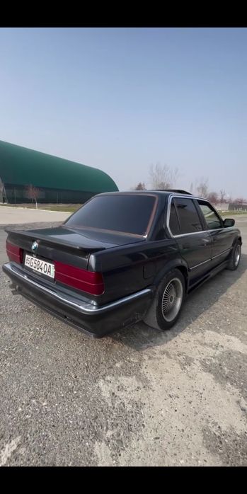 Bmw e30 325 yaxshi xolatda kami bor