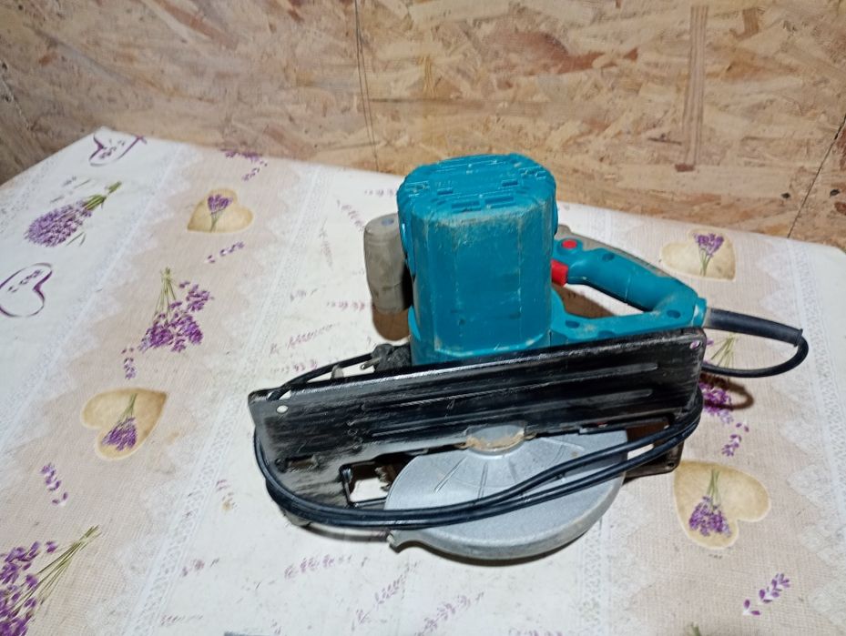 Fierăstrău circular de mana TOTAL