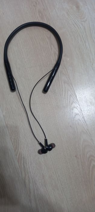 Продам беспровадные наушники