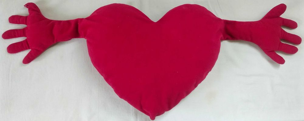 Игрушка мягкая - красное сердце