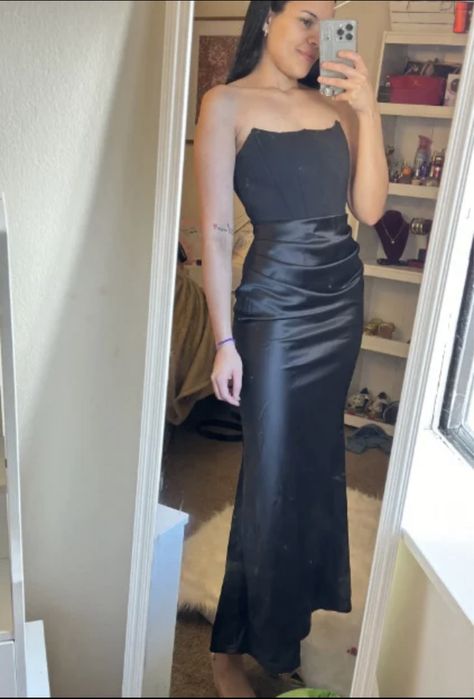 Черна вечерна рокля