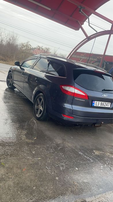 Vand sau schimb ford mondeo 2010