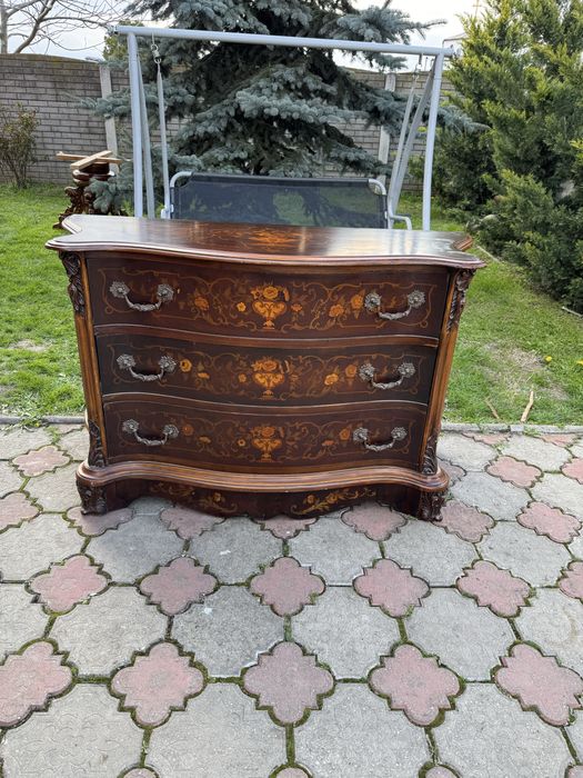 Comodă deosebită din lemn masiv cu intarsii și sculpturi