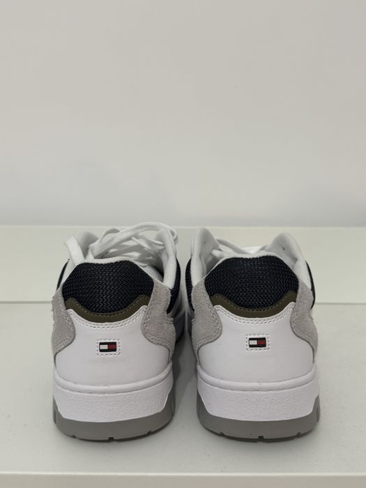 Нови Tommy Hilfiger маратонки