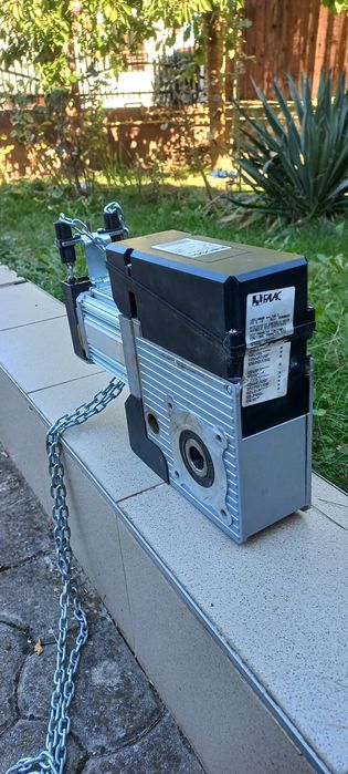 Motor cu reductor automatizare usa garaj