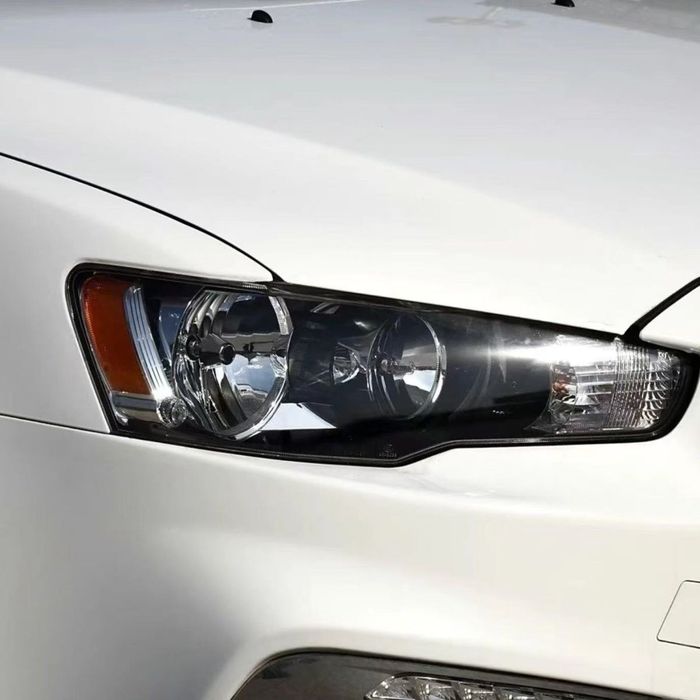 Стекла фар Mitsubishi lancer 10-18г