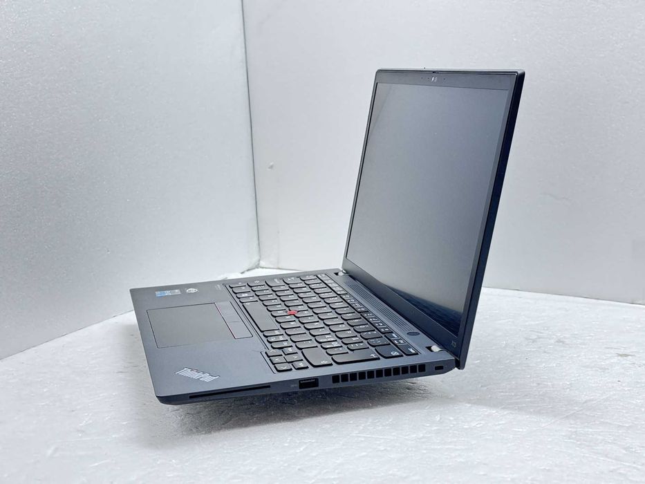 Реновиран лаптоп Lenovo ThinkPad X13 G3 13" IPS 1920x1200 FHD+ webcam i7-1260P 16GB DDR5 510GB M.2 Nvme/ клас А/ 12м гаранция