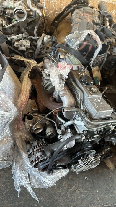 Двигатель 4м40 привозной